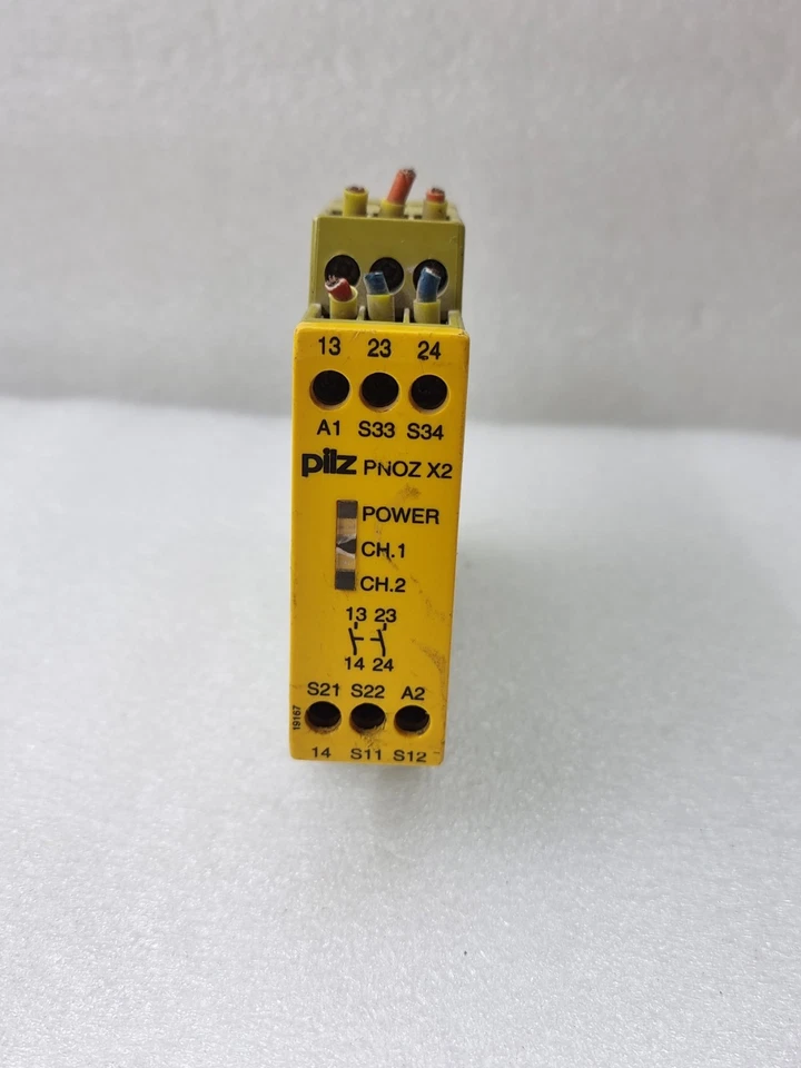 PILZ PNOZ X2 24VAC/DC 774303 SAFETY RELAY MADE IN GERMANY